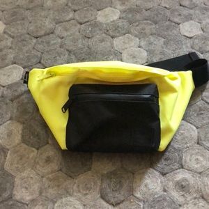 Seventeen Hip Pack Herschel